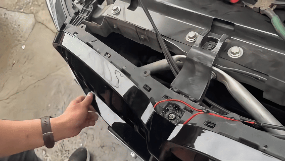 How to install car grille