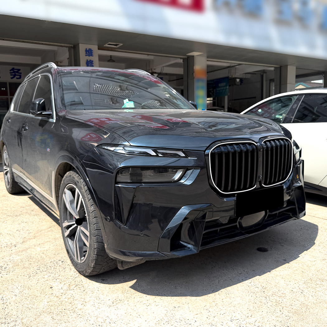 Grade do para-choque dianteiro AMP-Z com luzes para BMW X7 G07 LCI 2023+