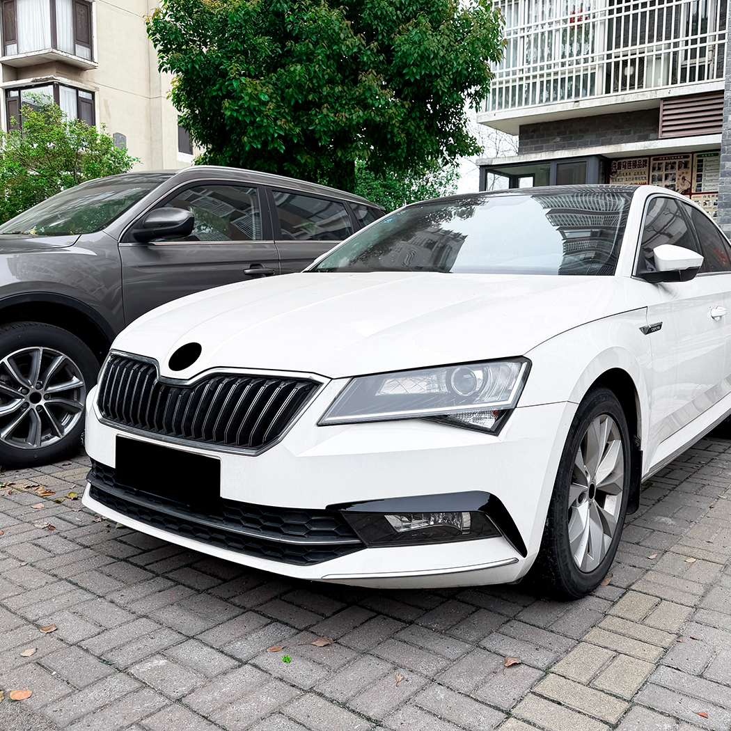 Canards de spoiler de aletas de para-choque dianteiro AMP-Z para Skoda Superb MK3 pr&eacute;-facelift 2015-2019